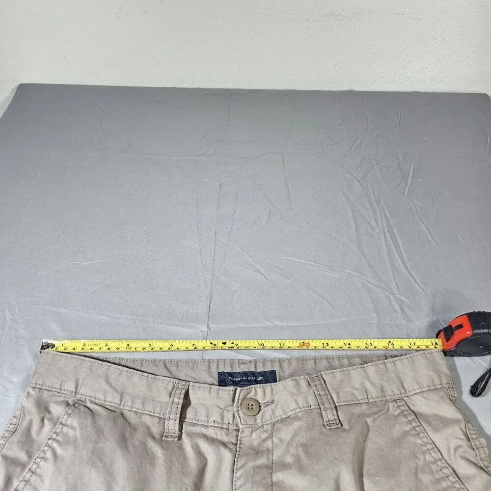 Tommy Hilfiger Mens Cargo Shorts Classic Fit Size 34 Beige 100% Cotton